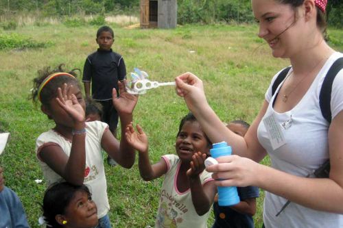Student nurse Rachel Neadow recently travelled to Honduras with a team to bring medical to people there.